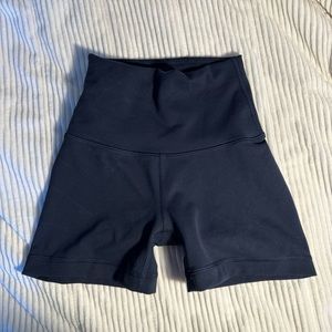 Lululemon Wunder Train High-Rise Biker Short 4” inseam